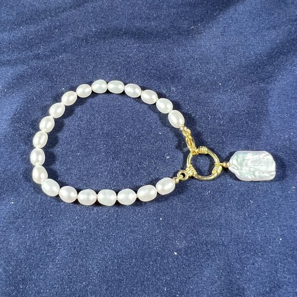 Jewelry - Freshwater Pearl Bracelet W/ Gold Toggle & Iridescent Baroque Pearl Pendant